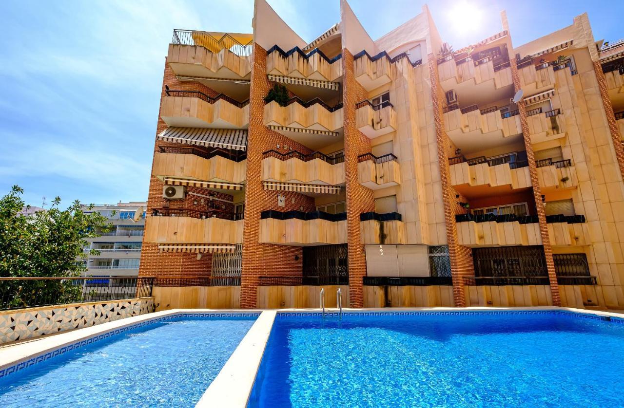 Holiday Royal Suite Concordia Torrevieja Exterior foto