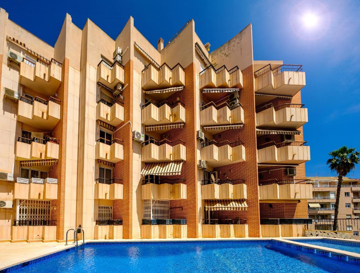 Holiday Royal Suite Concordia Torrevieja Exterior foto
